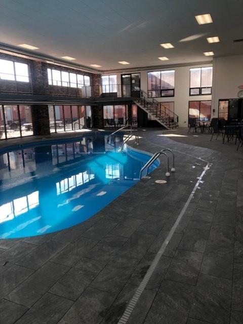 Boarders Inn & Suites By Cobblestone Hotels - Grand Island Exteriör bild