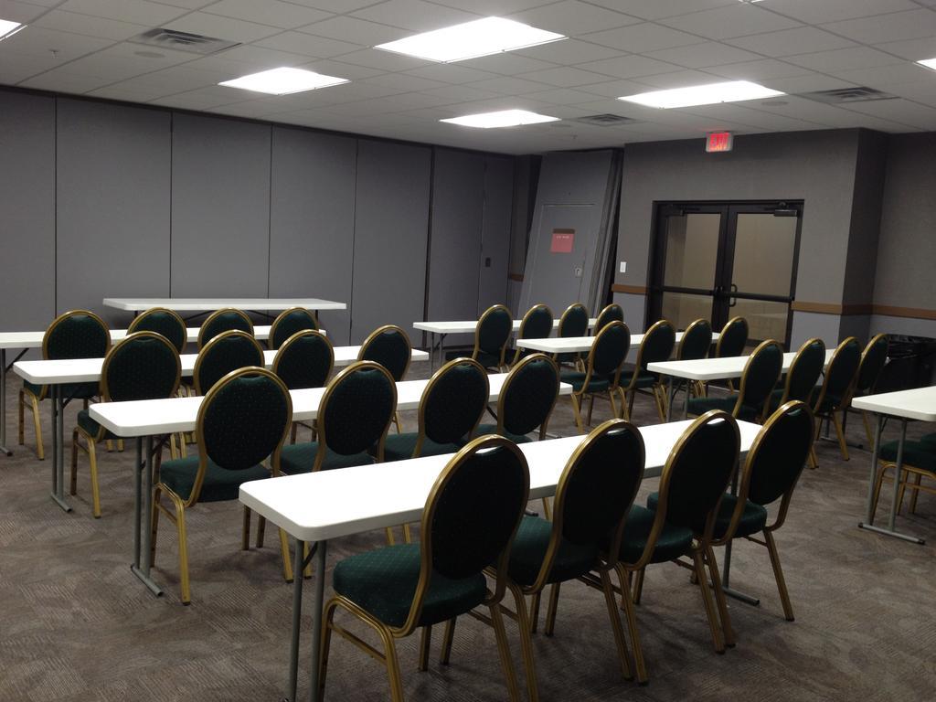 Boarders Inn & Suites By Cobblestone Hotels - Grand Island Exteriör bild
