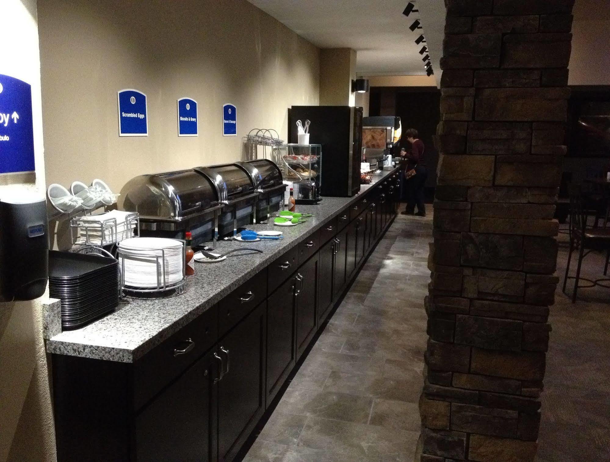 Boarders Inn & Suites By Cobblestone Hotels - Grand Island Exteriör bild