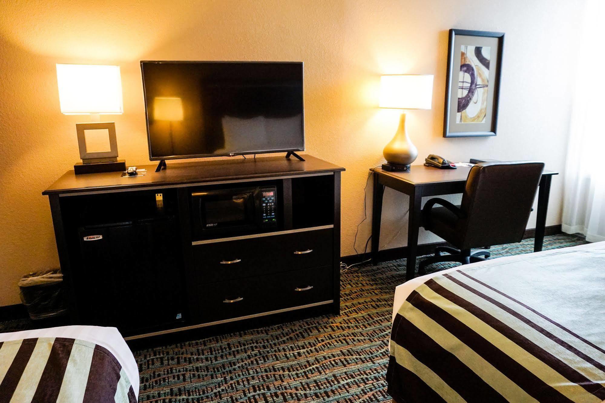 Boarders Inn & Suites By Cobblestone Hotels - Grand Island Exteriör bild