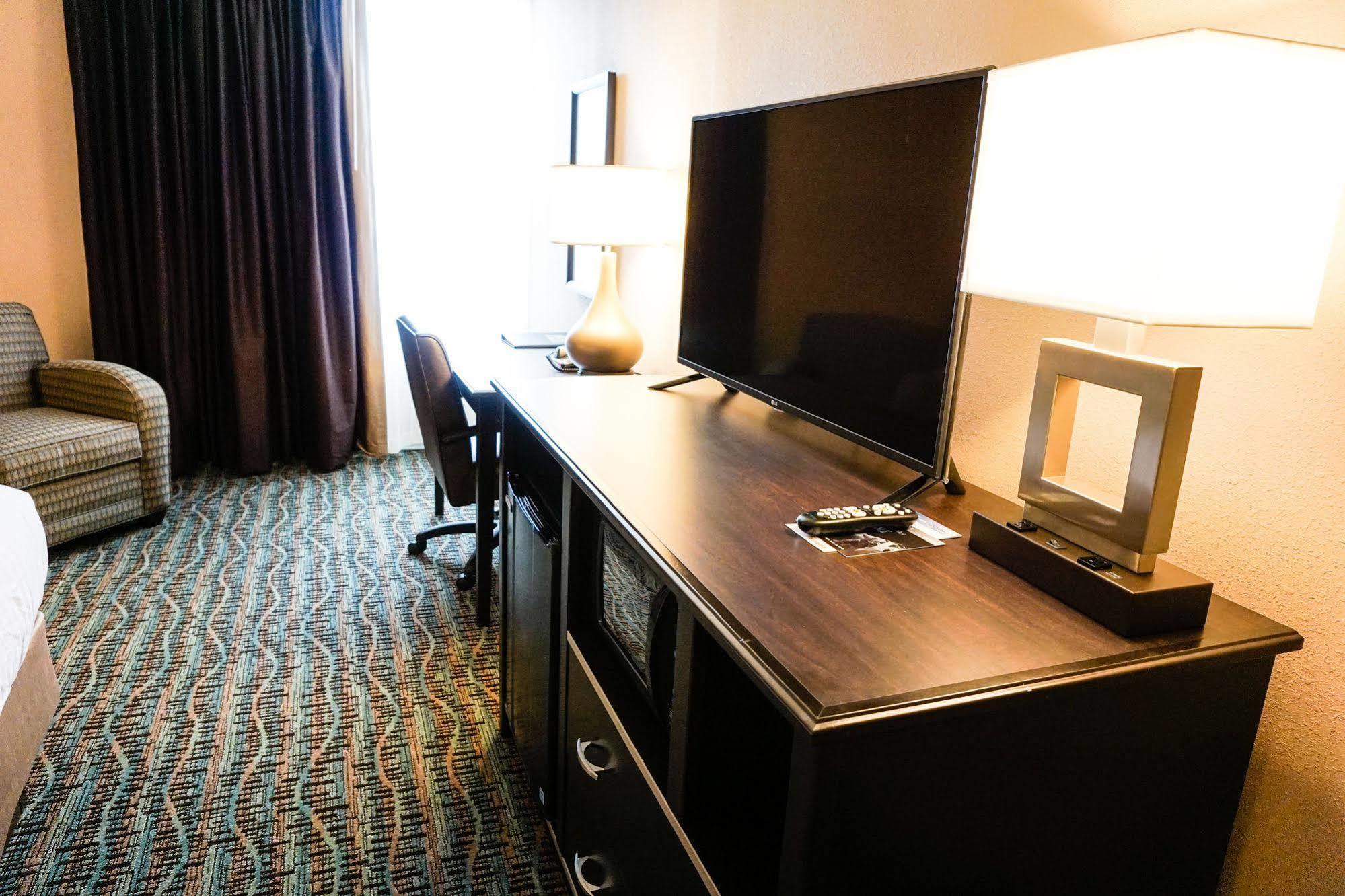Boarders Inn & Suites By Cobblestone Hotels - Grand Island Exteriör bild