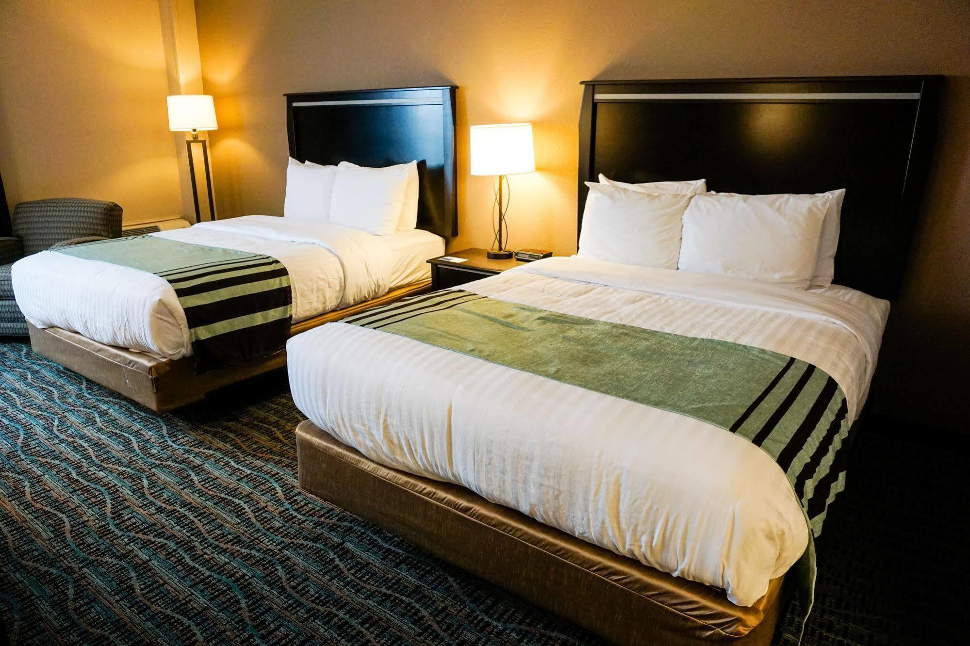 Boarders Inn & Suites By Cobblestone Hotels - Grand Island Exteriör bild