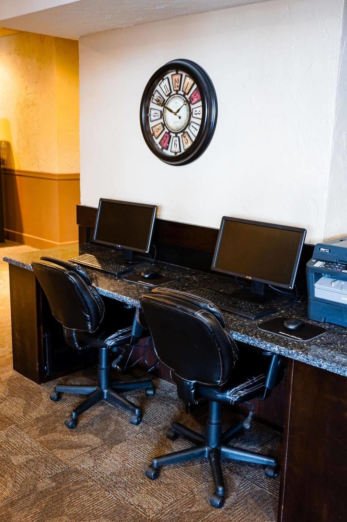 Boarders Inn & Suites By Cobblestone Hotels - Grand Island Exteriör bild