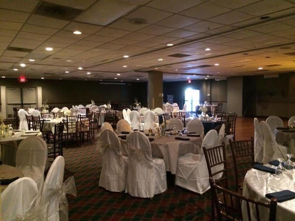 Boarders Inn & Suites By Cobblestone Hotels - Grand Island Exteriör bild